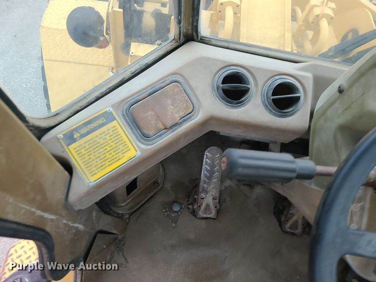 image for item MO9963 1991 Caterpillar 926E wheel loader