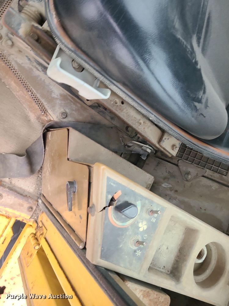 image for item MO9963 1991 Caterpillar 926E wheel loader