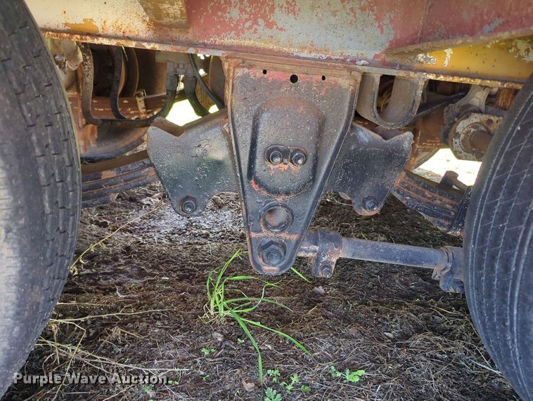 image for item MY9356 1986 Interstate 44DA  equipment trailer