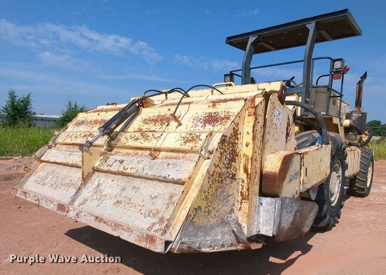 image for item MY9389 2005 Bomag MPH454R  soil stabilizer / recycler