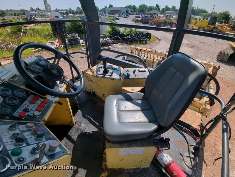 image for item MY9389 2005 Bomag MPH454R  soil stabilizer / recycler