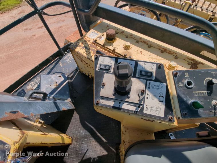 image for item MY9389 2005 Bomag MPH454R  soil stabilizer / recycler