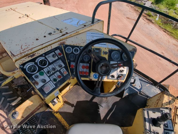 image for item MY9389 2005 Bomag MPH454R  soil stabilizer / recycler