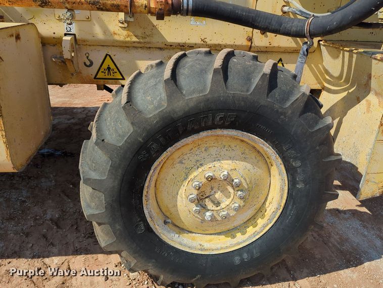 image for item MY9389 2005 Bomag MPH454R  soil stabilizer / recycler