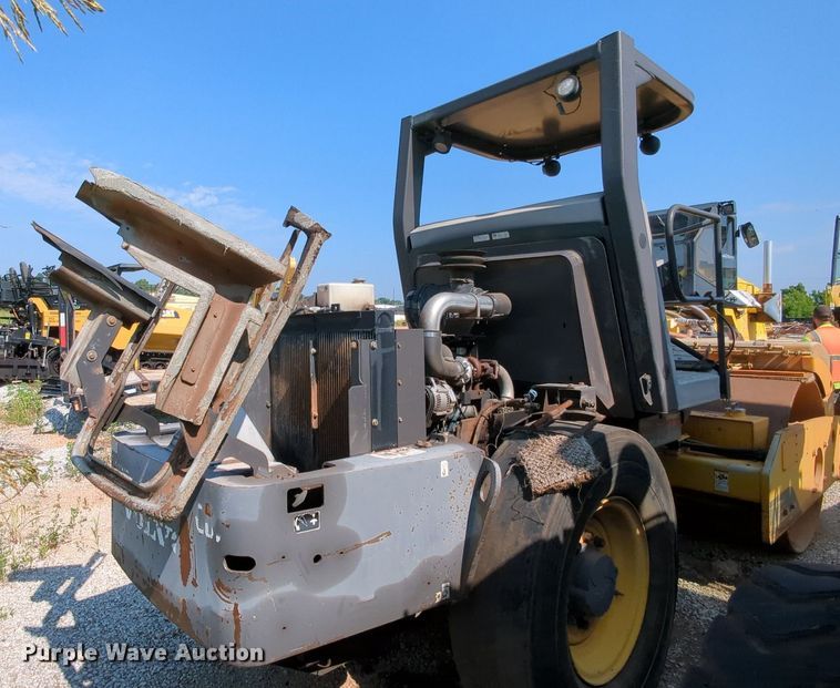 image for item MY9390 2011 Volvo SD77DA  single drum vibratory roller