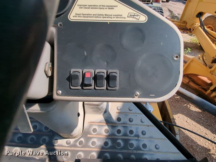 image for item MY9390 2011 Volvo SD77DA  single drum vibratory roller