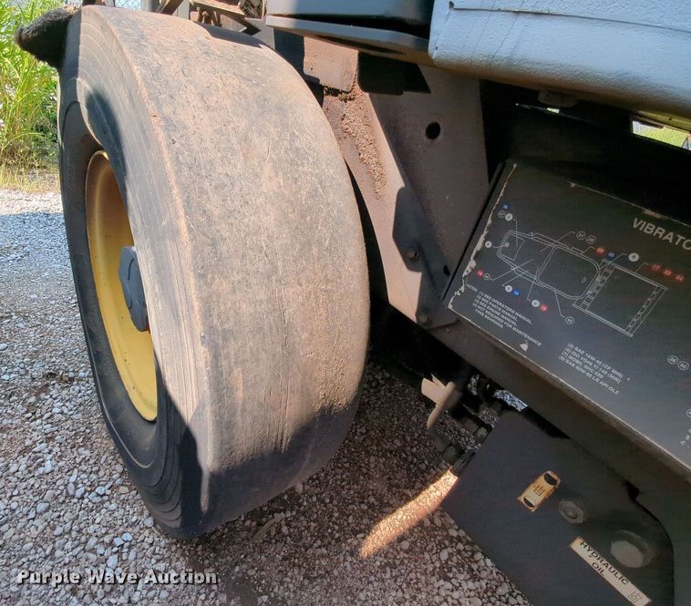 image for item MY9390 2011 Volvo SD77DA  single drum vibratory roller