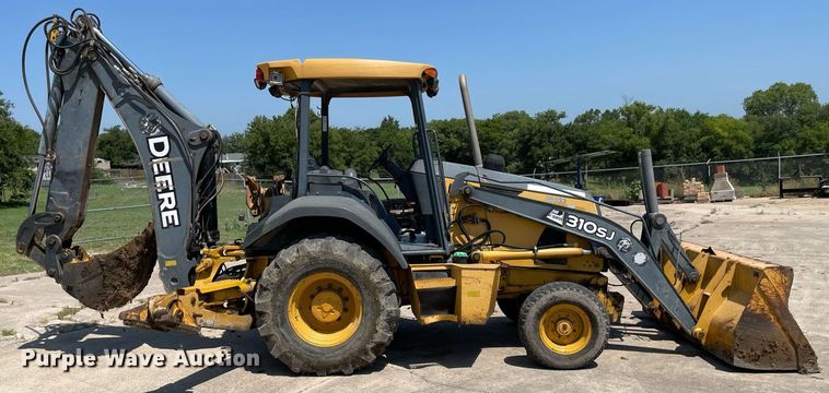 image for item NB9091 2007 John Deere 310SJ  backhoe