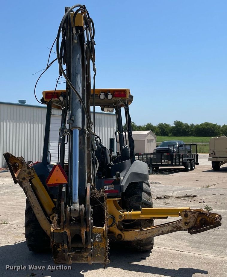 image for item NB9091 2007 John Deere 310SJ  backhoe