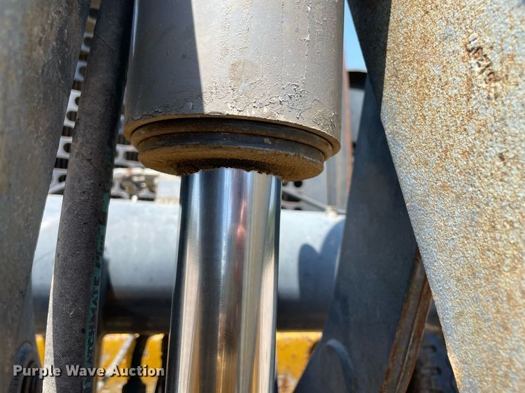 image for item NB9091 2007 John Deere 310SJ  backhoe