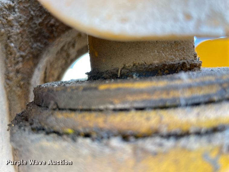 image for item NB9091 2007 John Deere 310SJ  backhoe