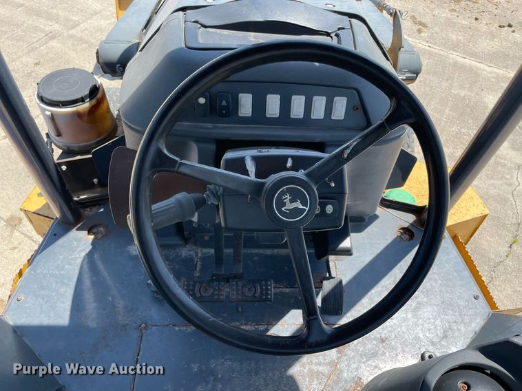 image for item NB9091 2007 John Deere 310SJ  backhoe