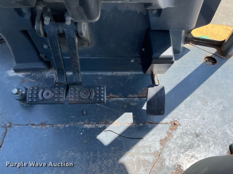 image for item NB9091 2007 John Deere 310SJ  backhoe