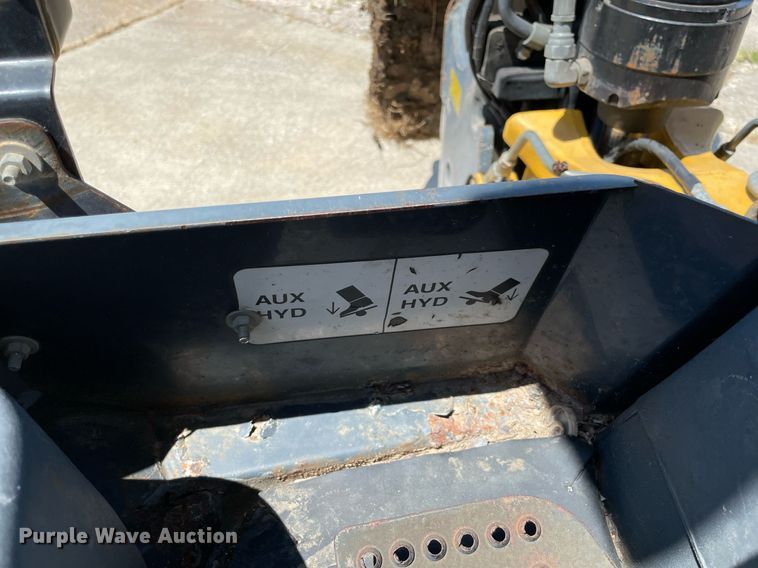 image for item NB9091 2007 John Deere 310SJ  backhoe