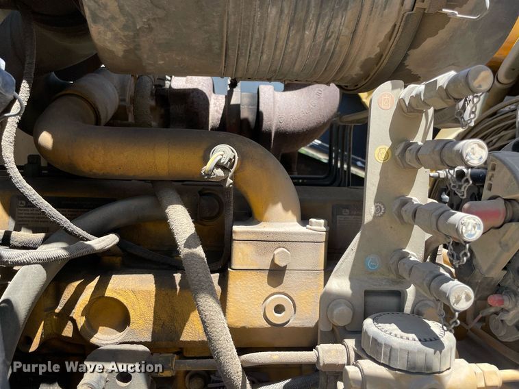 image for item NB9091 2007 John Deere 310SJ  backhoe