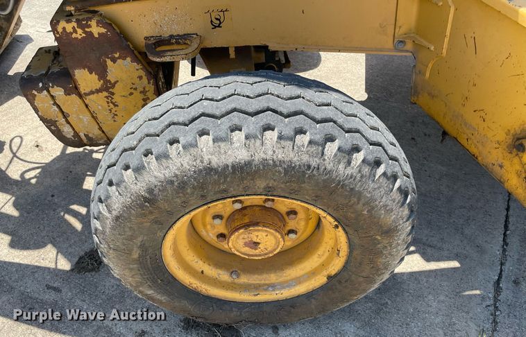 image for item NB9091 2007 John Deere 310SJ  backhoe