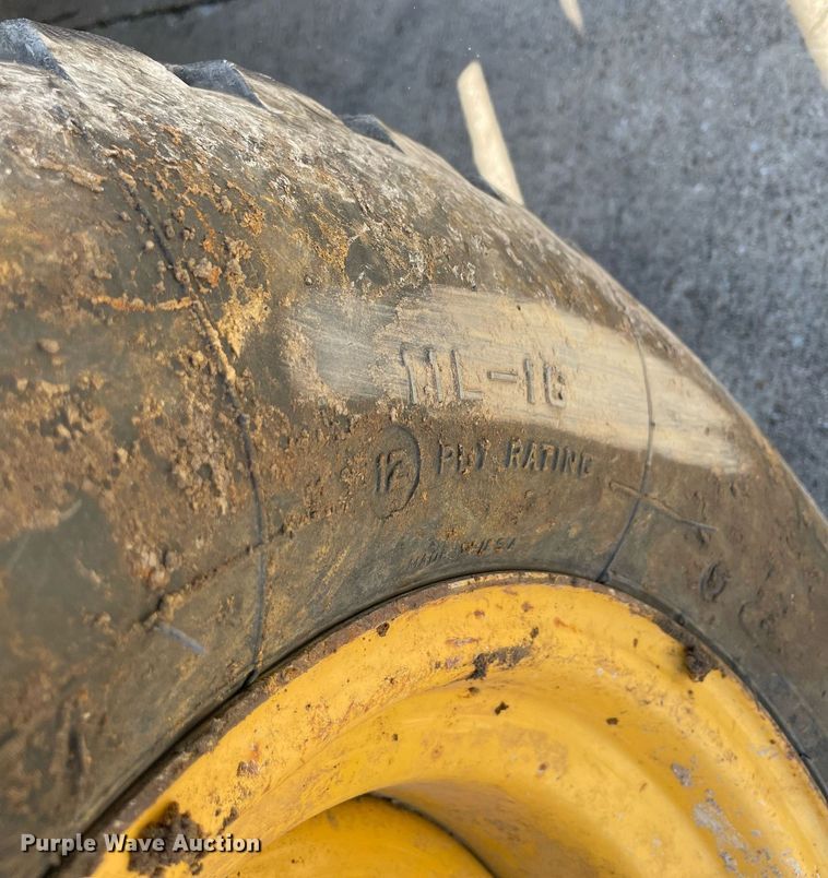 image for item NB9091 2007 John Deere 310SJ  backhoe