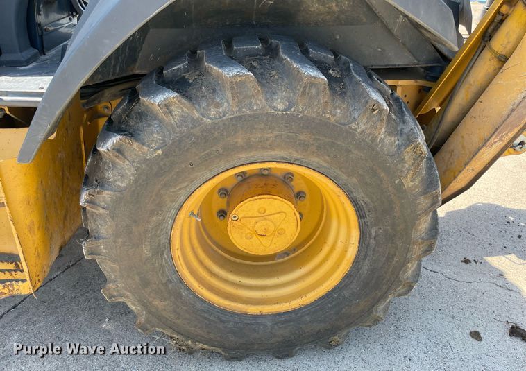 image for item NB9091 2007 John Deere 310SJ  backhoe