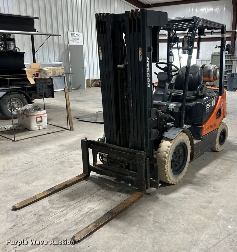 image for item NI9805 2014 Doosan G25E-5  forklift