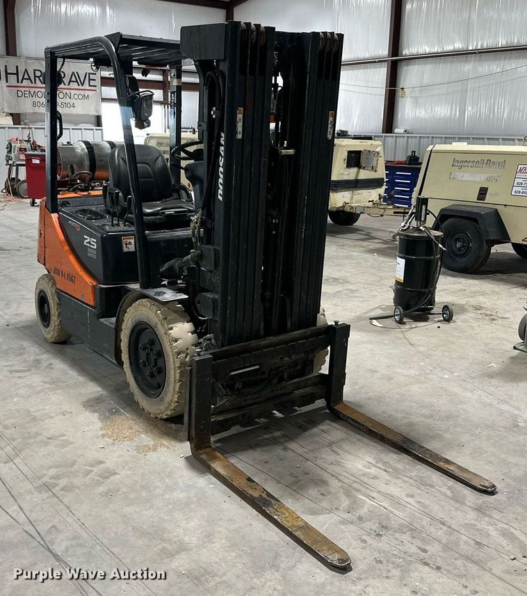 image for item NI9805 2014 Doosan G25E-5  forklift