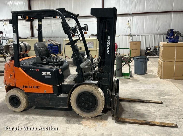 image for item NI9805 2014 Doosan G25E-5  forklift