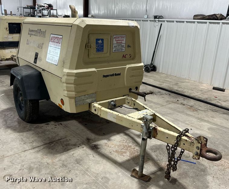 image for item NI9806 2004 Ingersoll Rand P185WJD  air compressor