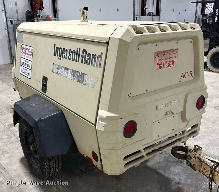 image for item NI9806 2004 Ingersoll Rand P185WJD  air compressor