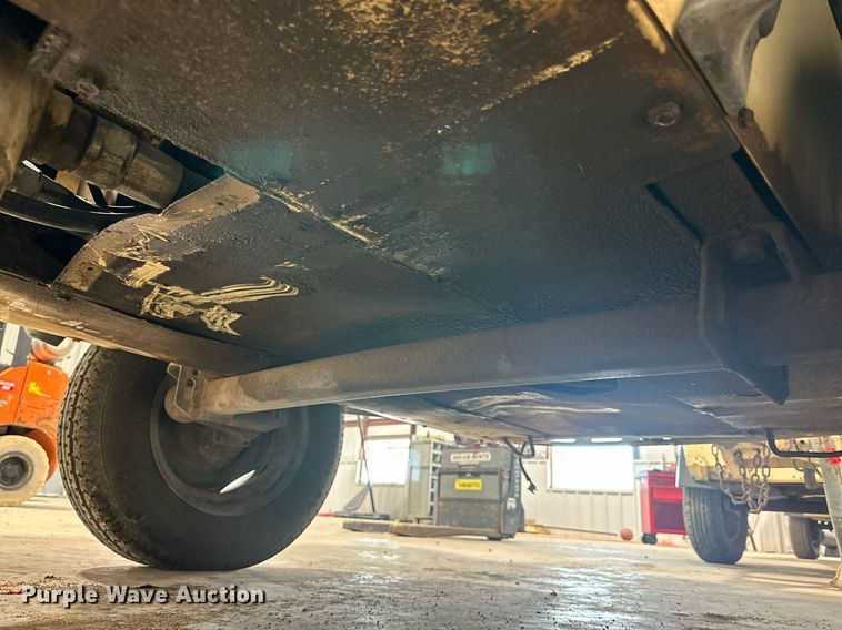 image for item NI9806 2004 Ingersoll Rand P185WJD  air compressor