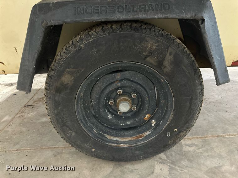 image for item NI9806 2004 Ingersoll Rand P185WJD  air compressor