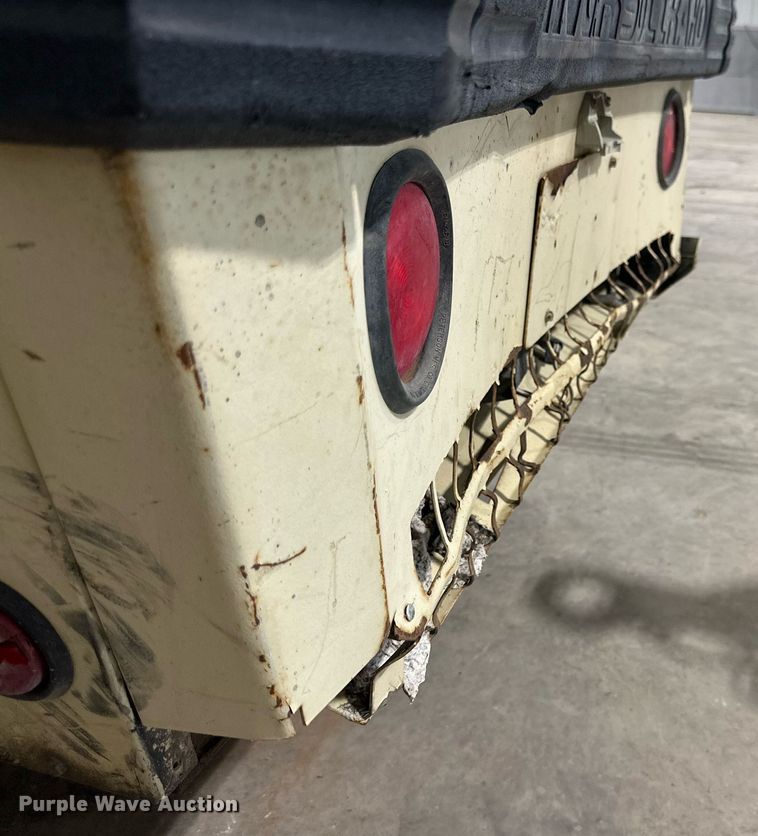 image for item NI9807 2000 Ingersoll Rand P185WJD  air compressor