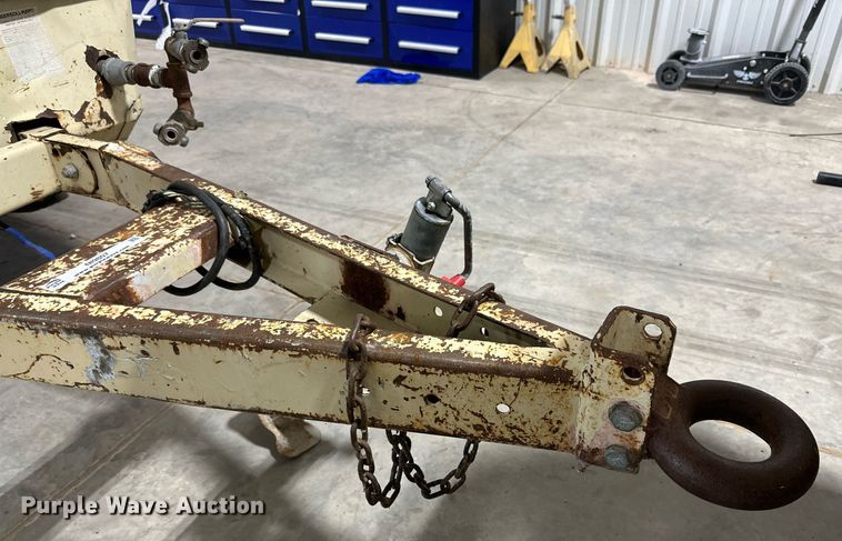 image for item NI9807 2000 Ingersoll Rand P185WJD  air compressor