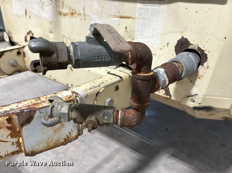 image for item NI9807 2000 Ingersoll Rand P185WJD  air compressor