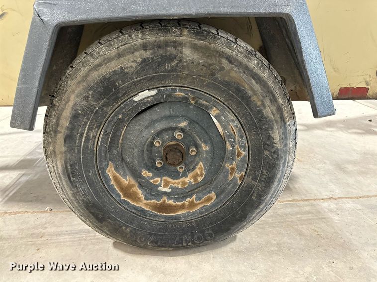 image for item NI9807 2000 Ingersoll Rand P185WJD  air compressor