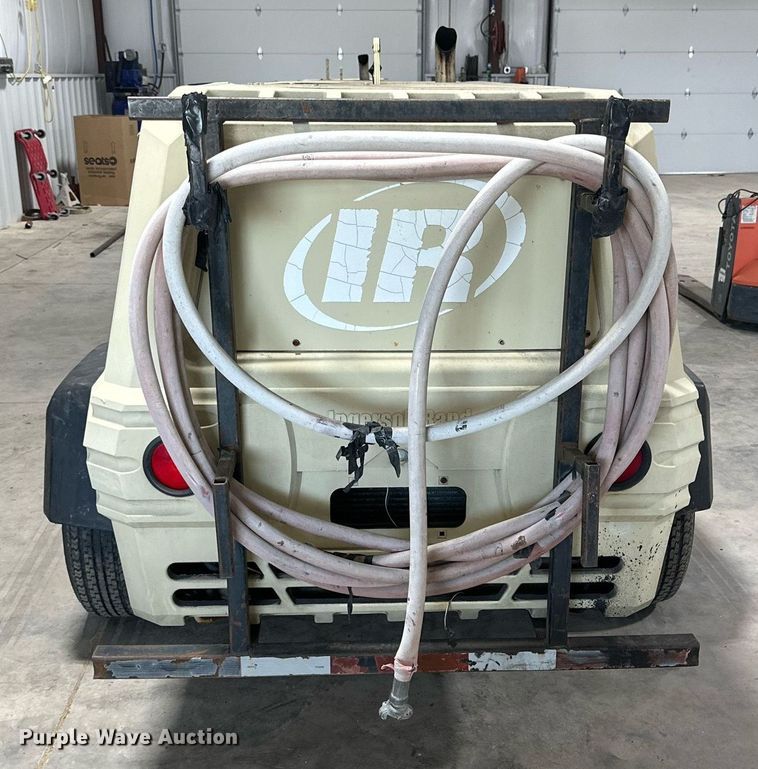 image for item NI9808 2004 Ingersoll Rand P185WJD  air compressor