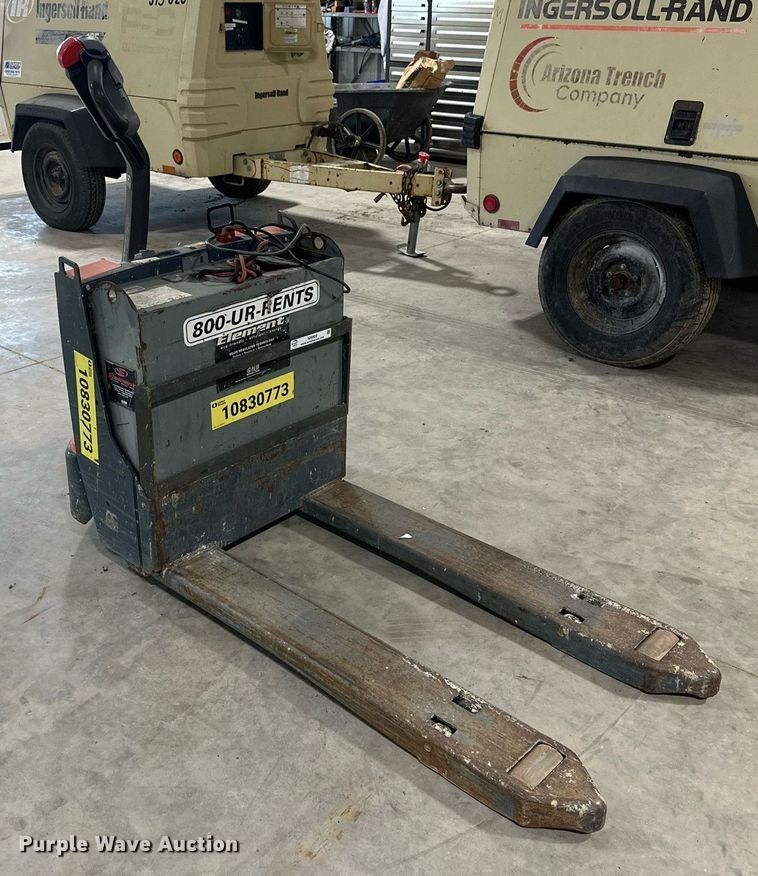 image for item NI9809 Toyota 8HBW23  electric pallet jack