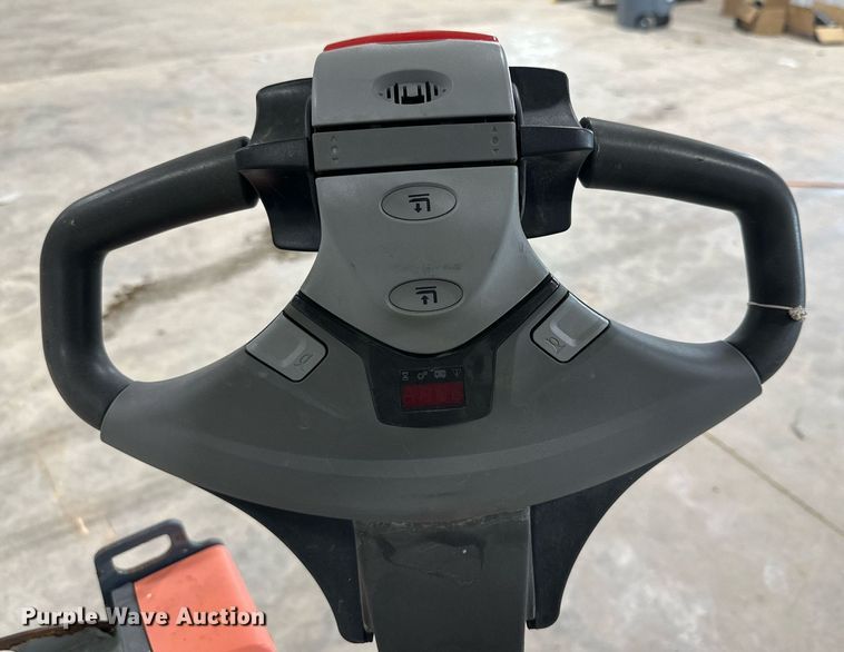 image for item NI9809 Toyota 8HBW23  electric pallet jack