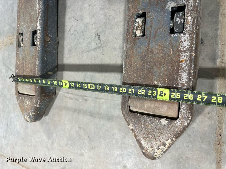 image for item NI9809 Toyota 8HBW23  electric pallet jack