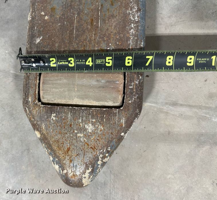 image for item NI9809 Toyota 8HBW23  electric pallet jack