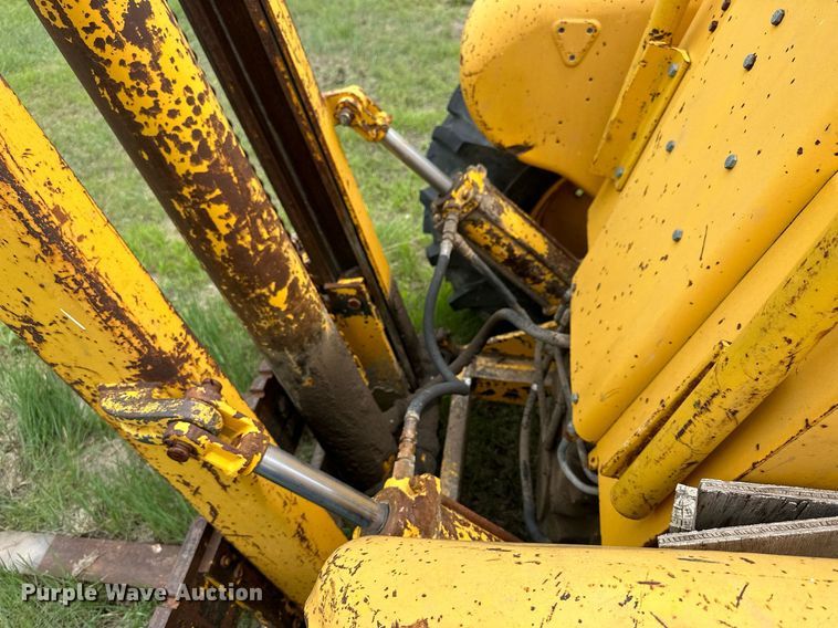 image for item NP9735 International 5514  forklift