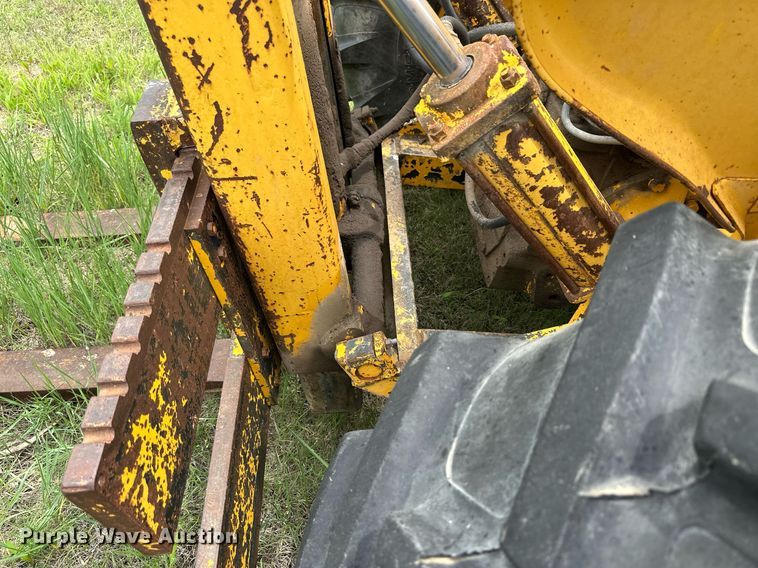 image for item NP9735 International 5514  forklift