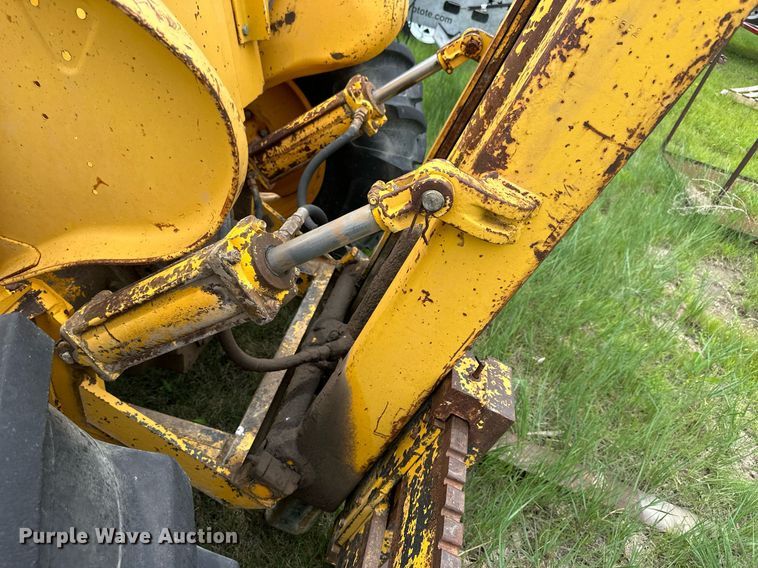 image for item NP9735 International 5514  forklift