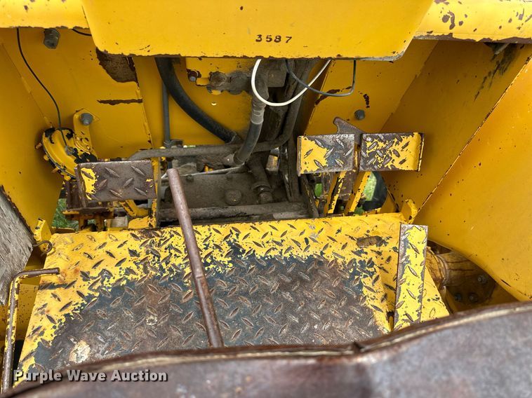 image for item NP9735 International 5514  forklift