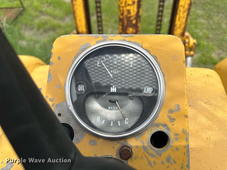 image for item NP9735 International 5514  forklift