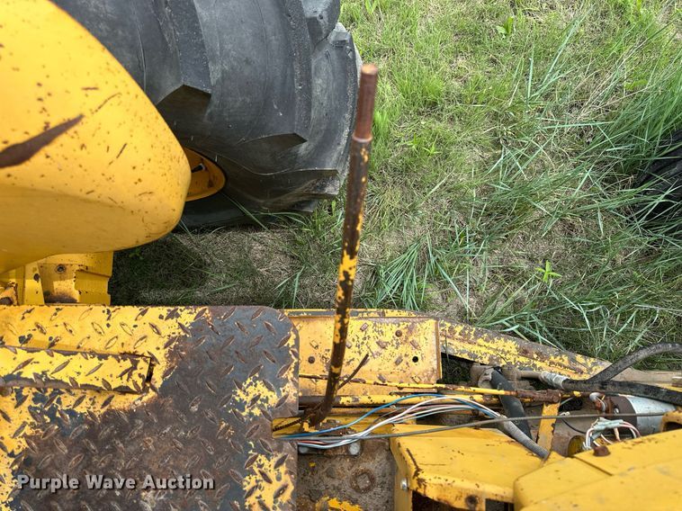 image for item NP9735 International 5514  forklift