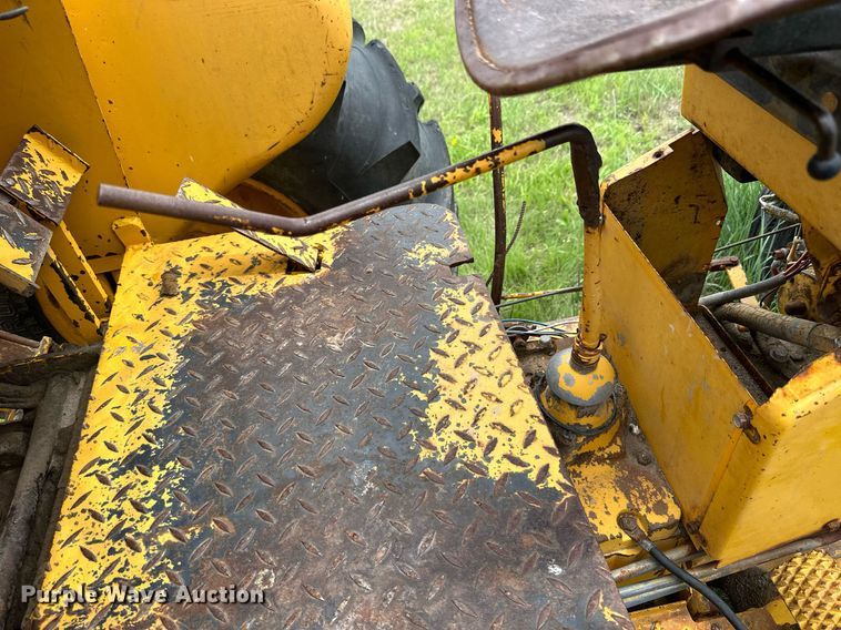 image for item NP9735 International 5514  forklift