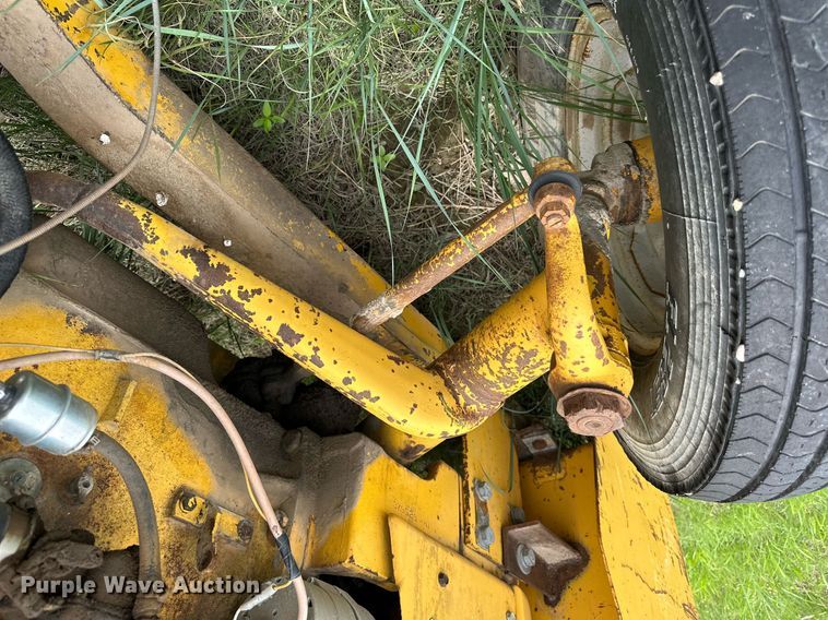 image for item NP9735 International 5514  forklift