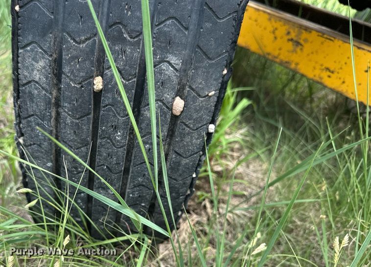 image for item NP9735 International 5514  forklift