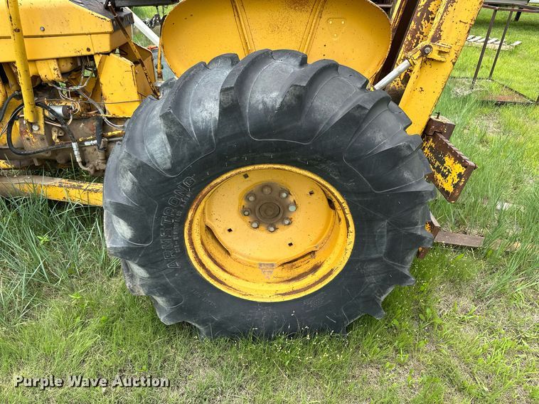 image for item NP9735 International 5514  forklift