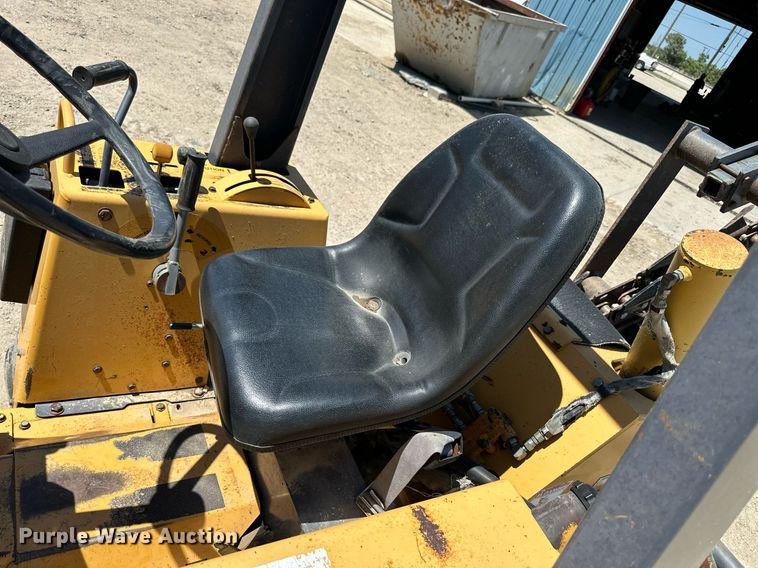 image for item NP9746 1997 Case 560  trencher