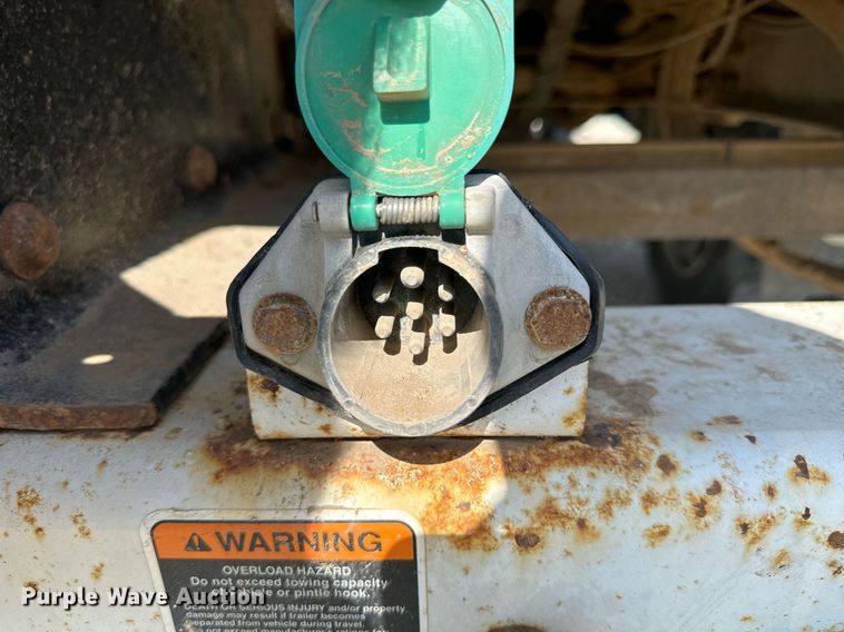 image for item NP9754 2007 International 7300  digger derrick truck